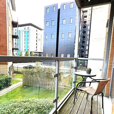 2 Bed Ensuite With Balcony And Free Onsite Secure Parking Manchester Buitenkant foto