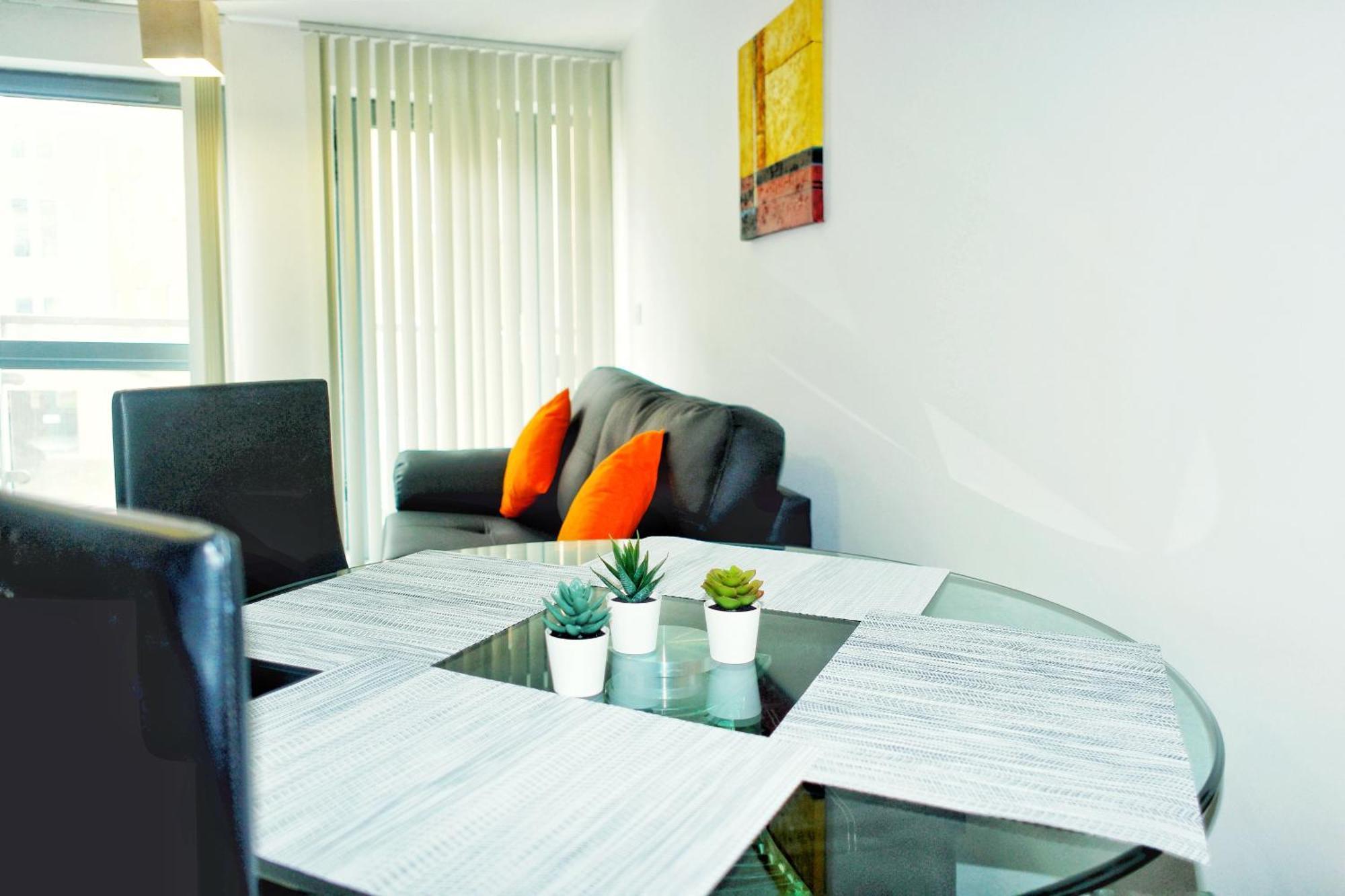 2 Bed Ensuite With Balcony And Free Onsite Secure Parking Manchester Buitenkant foto